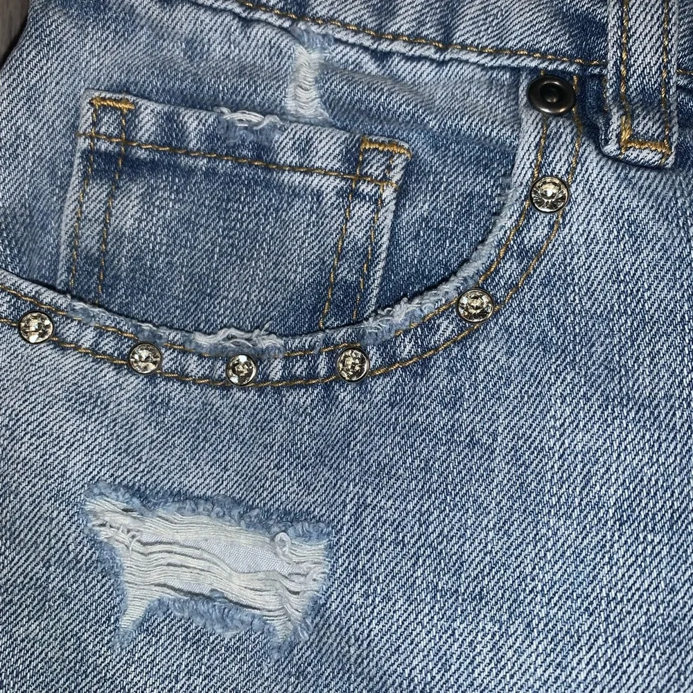 Hot Topic Distressed Skull Shorts - Picture 9 of 11